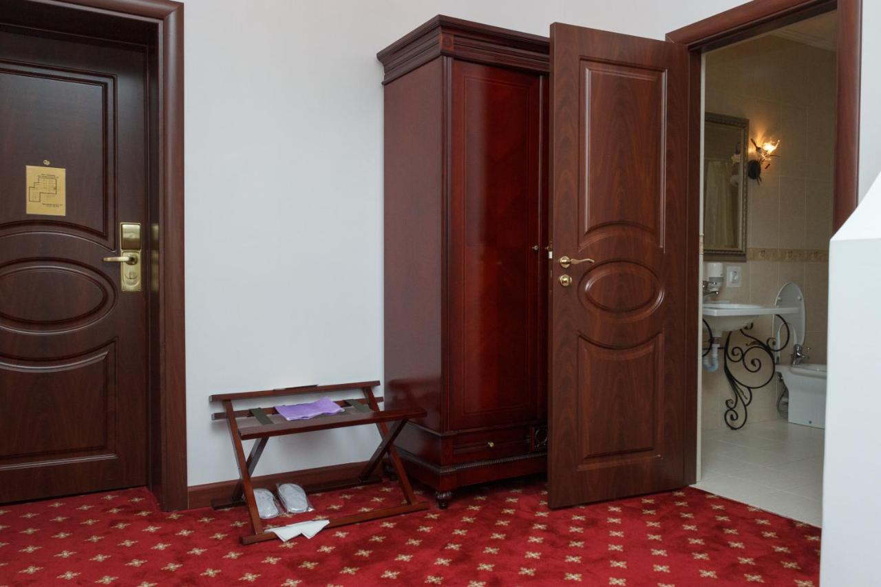 Ar Nuvo Hotel Karagandy Екстериор снимка