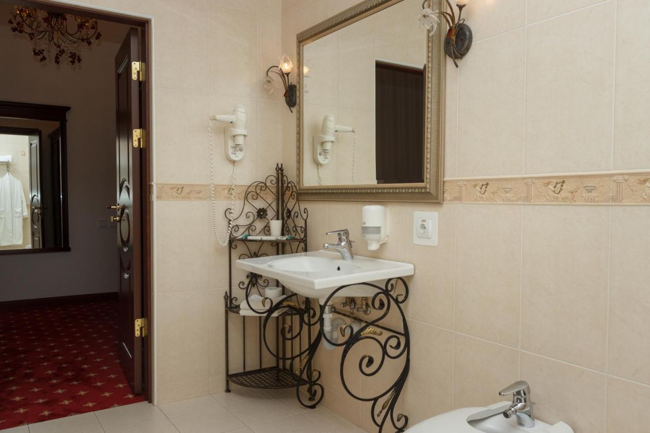 Ar Nuvo Hotel Karagandy Екстериор снимка