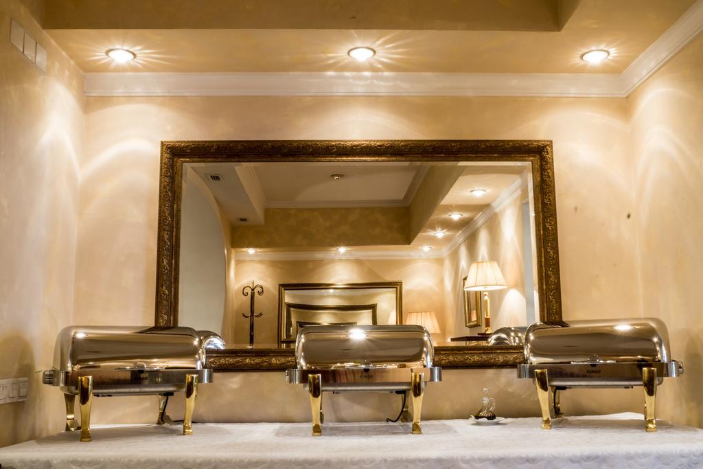 Ar Nuvo Hotel Karagandy Екстериор снимка
