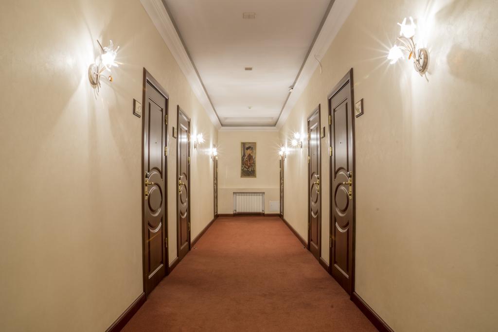 Ar Nuvo Hotel Karagandy Екстериор снимка