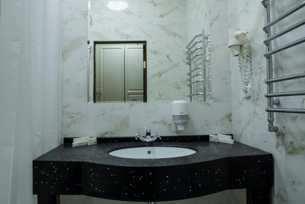 Ar Nuvo Hotel Karagandy Стая снимка