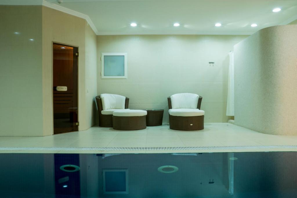 Ar Nuvo Hotel Karagandy Екстериор снимка