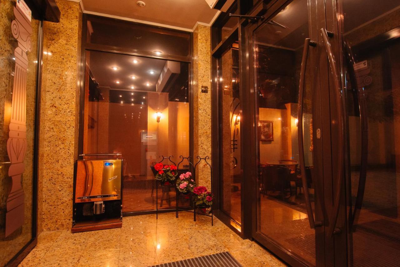 Ar Nuvo Hotel Karagandy Екстериор снимка