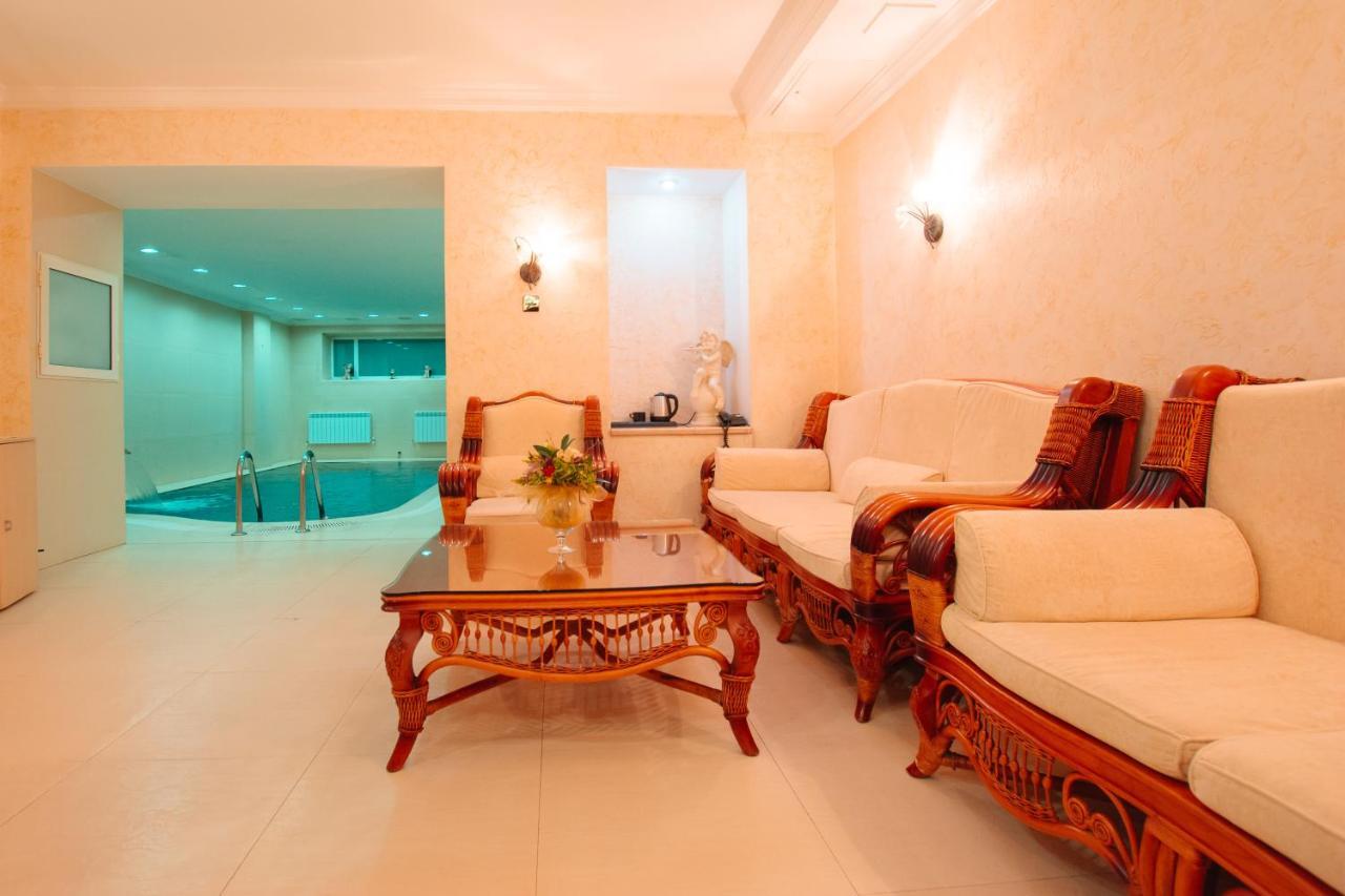 Ar Nuvo Hotel Karagandy Екстериор снимка