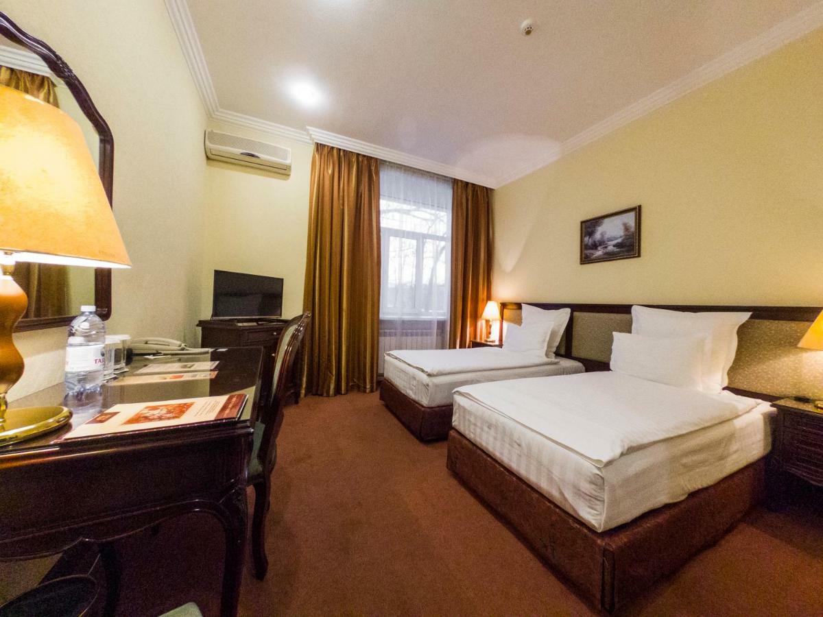 Ar Nuvo Hotel Karagandy Екстериор снимка